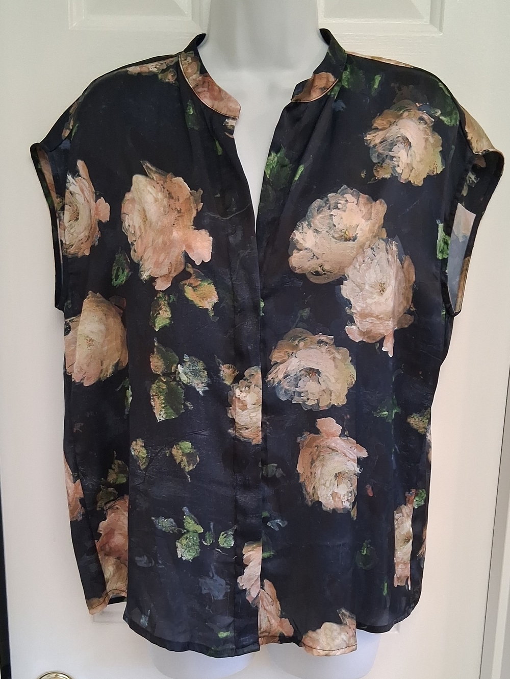 T Tahari Navy Blue Floral Shirt Medium